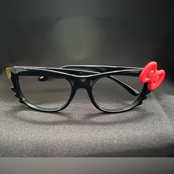 Hello Kitty Plastic Frames with Interchangeable Bows - Picture 2 of 5
